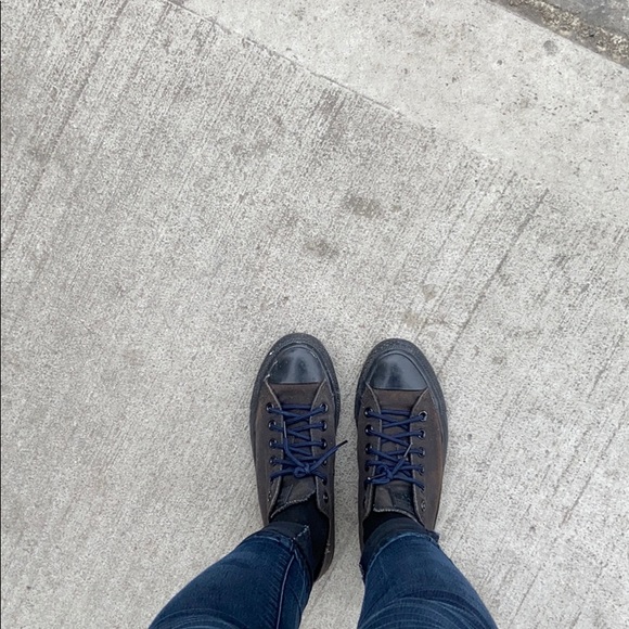 Converse - Picture 2 of 2